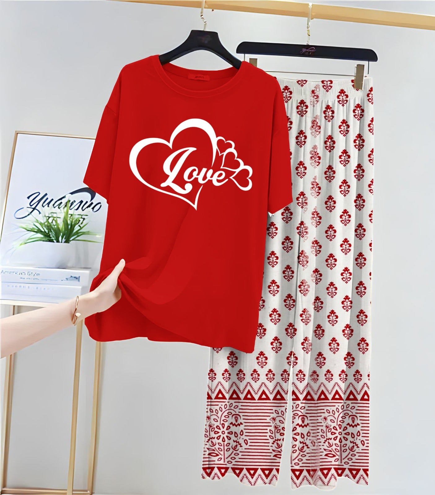 Red Colour Casual Printed Tshirt & Printed Trouser